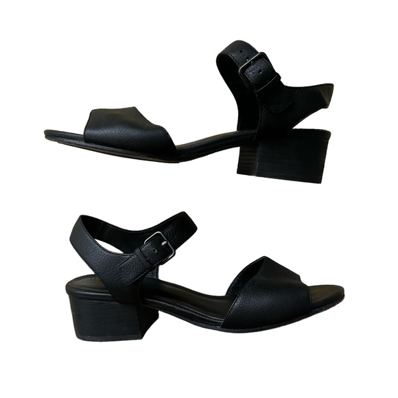 Eileen Fisher Black Pebbled Leather Sandals Heels Ankle Strap Womens Size 9 - Picture 1 of 9
